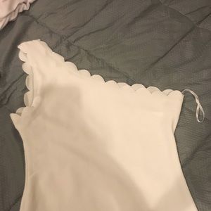 Off the shoulder scalloped tank